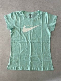 Remera nike - falla (talle XL)