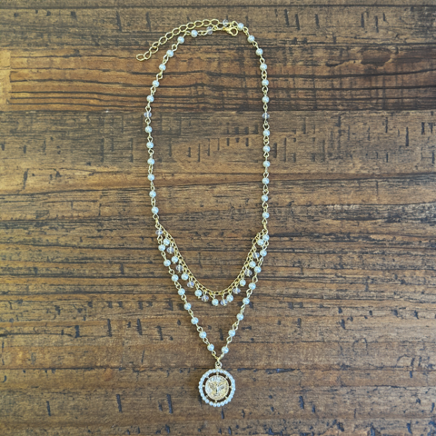 Colar Curto Dourado com Pérolas Espírito Santo