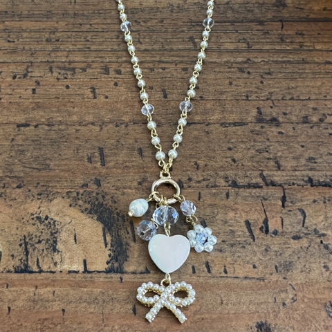 Colar Longo Dourado com Pérolas e Cristais