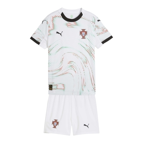 Kit Infantil Seleção Portugal II 25/26 - Puma - Branco com detalhes em verde e vermelho