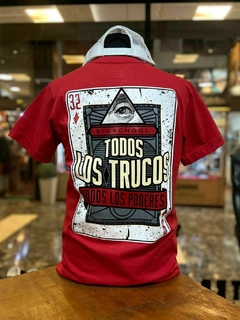REMERA SIG SCHOOL TRUCOS Y PODERES - comprar online