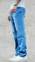 Calça Reta Jeans Claro – Presence - comprar online
