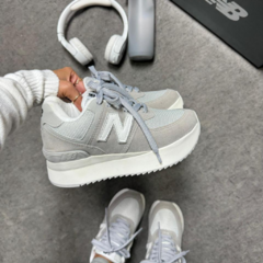 Tênis New Balance Cinza 574 Plataforma - loja online