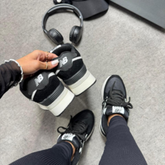 Imagem do Tênis New Balance Black 574 Plataforma