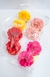 Flor de papel na cor rosa pink, vermelho, rose e amarelo, ideal para decoração de bolos, decorações e outros