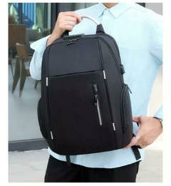 Mochila Antirrobo Urbana Impermeable Porta Notebook con Carga USB en internet