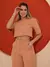 conjunto de blusa com manga curto e calça pantalona de alfaiataria C606 - loja online
