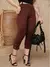 Imagem do CALÇA CAPRI FEMININA JACQUARD LINHO COM BOLSO E BOTAO.