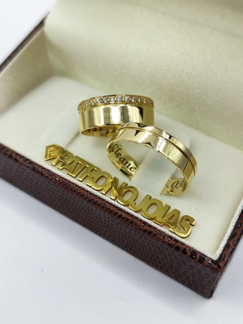 Aliança de Ouro 18k 6mm | Friso e Fileira Cravejada em Pedras - comprar online
