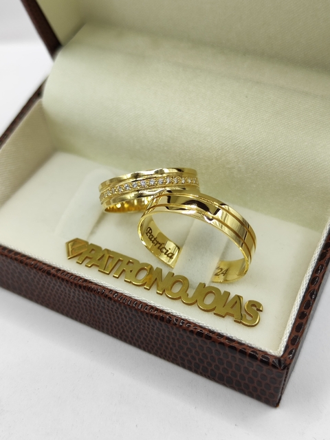 Aliança de Ouro 18k 6mm | Com Fileira Cravejada em Brilhantes - comprar online