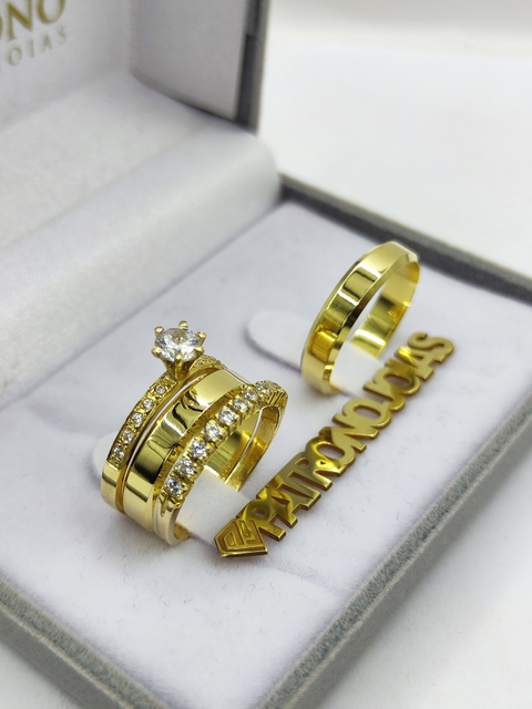 Aliança de Ouro 18k 4mm | Chanfrado + Anel Solitário em Ouro 18k Cravejado + Anel Aparador em Ouro 18k Cravejado - comprar online