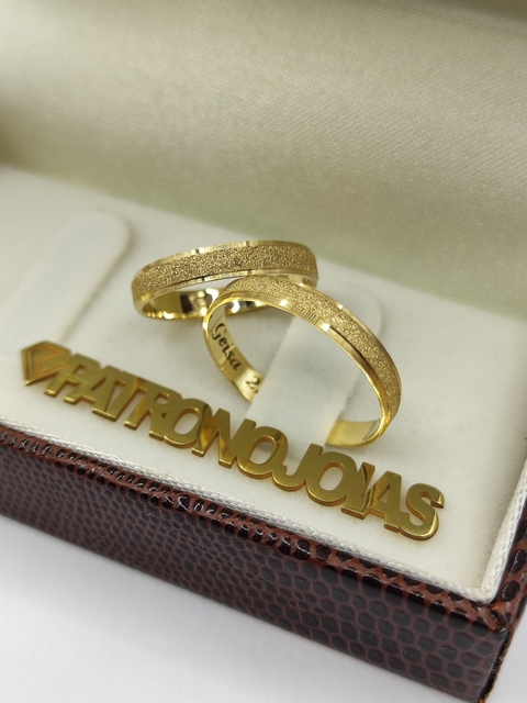 Aliança de Ouro 18k 3mm | Diamantado ao Centro e Laterais Polidas - comprar online