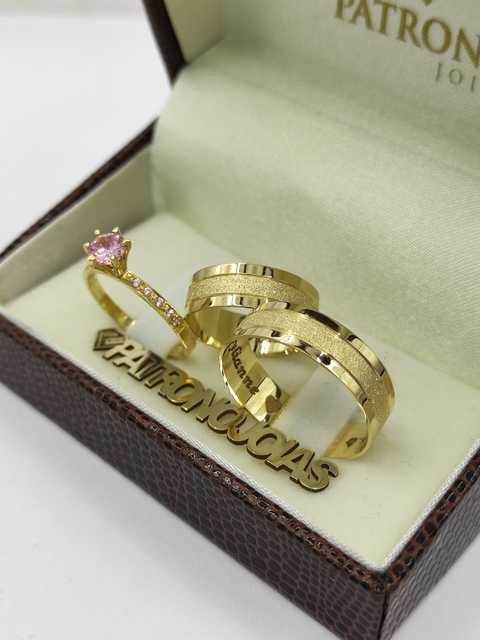 Aliança de Ouro 18k 6mm | Friso Duplo | Diamantado ao Centro | Anel Solitário em Ouro 18k Cravejado em Pedras Rosa - comprar online