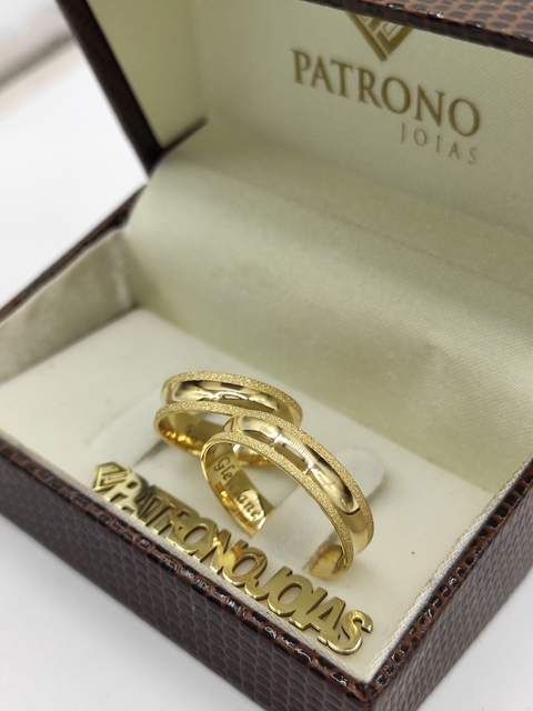 Aliança de Ouro 18k 5mm | Côncavo Diamantado na Lateral - comprar online