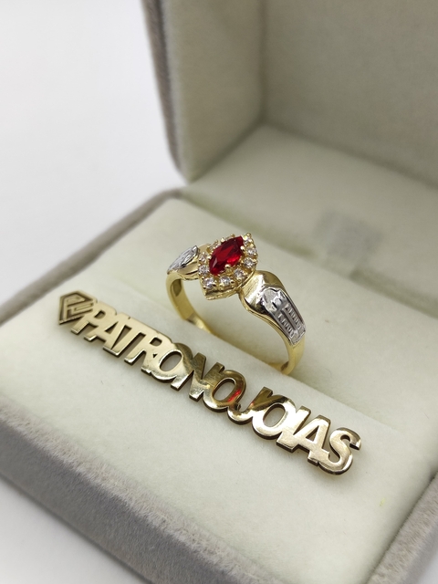 Anel de Formatura em Ouro 18k | Detalhes em Ouro Branco Cravejado - comprar online