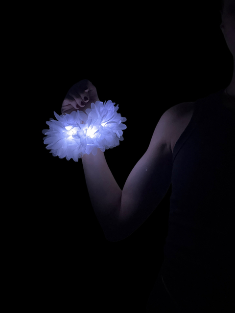 Pulsera gerbera cristal con led x 1