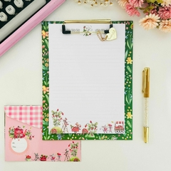 Prancheta Estampada A5 + 30 Folhas Decoradas – Fazenda de Morangos