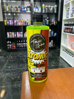 Shampoo Atomic Toxic Shine