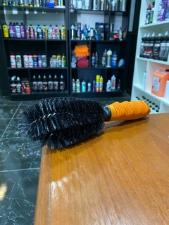Cepillo Llantas LAFFITTE Mango Ergonómico