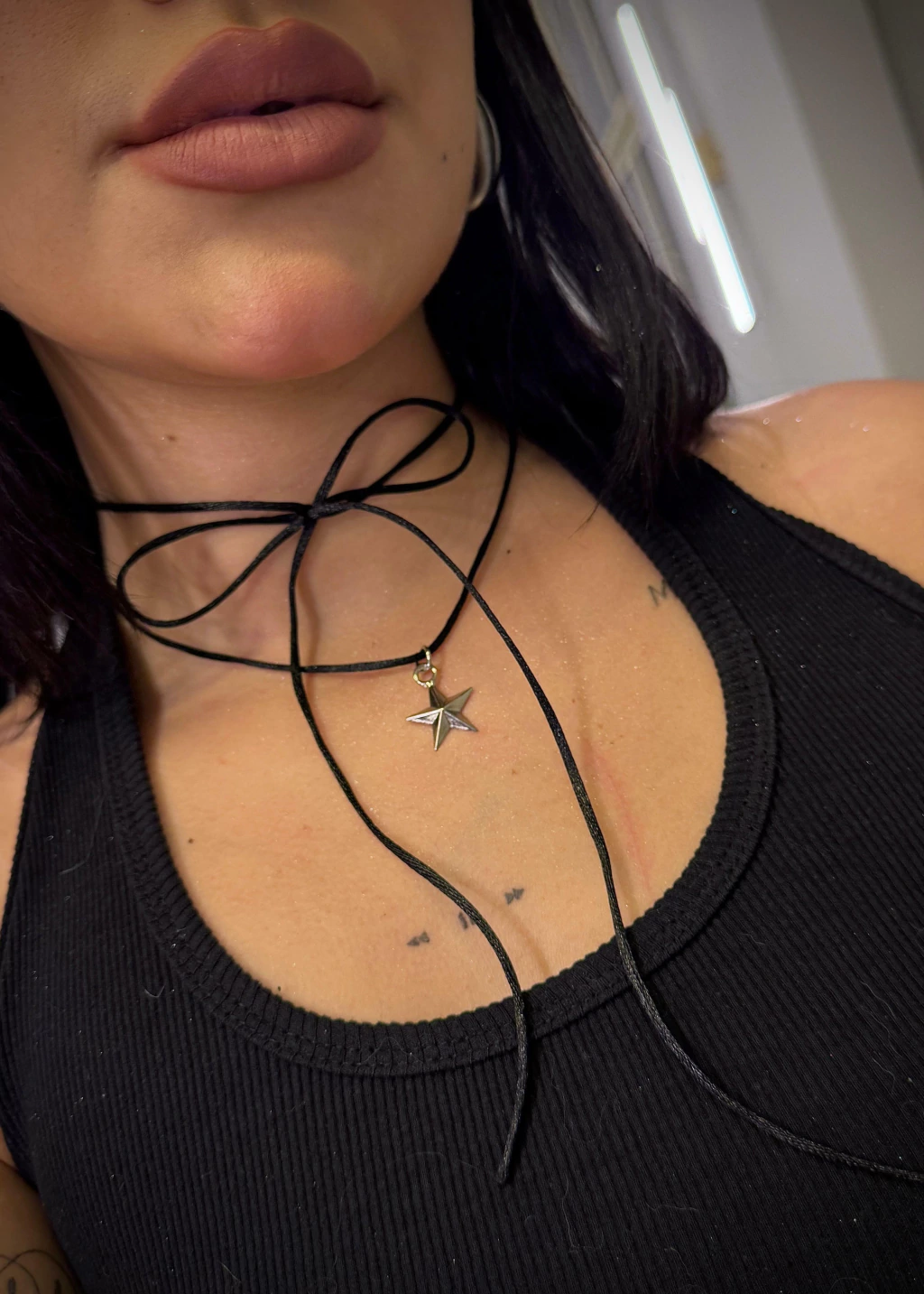 Choker colar gargantilha multiformas ajustável feminino em cordão preto com amarração prática