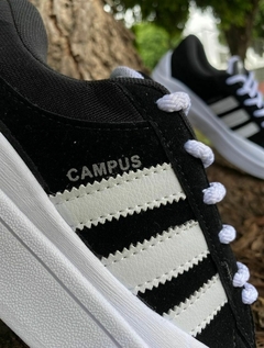 Adidas x Bad Bunny Preto/Branco na internet