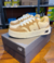 New Balance Marrón y beige con plataforma