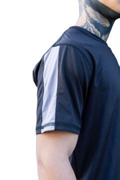Remera Deportiva Negra Dry Fit en internet