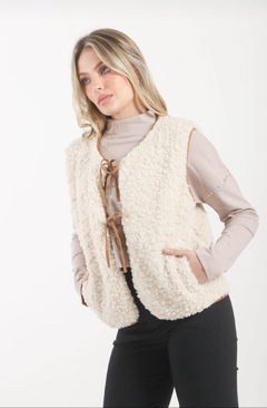 Chaleco Corderito con tiras - comprar online