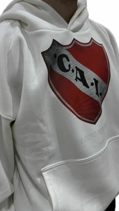 Buzo Escudo Independiente NEGRO/BLANCO - tienda online