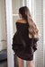 Sweater Grueso Off Shoulder Chocolate - comprar online