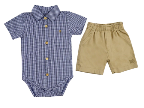 Conjunto body camisa e shorts caqui. Conforto, estilo e toque macio para o seu bebê aproveitar com elegância e liberdade.