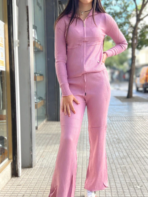 Conjunto de hilo campera y pantalón