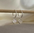 Argola C/ Trevo Branco – Prata 925 - comprar online