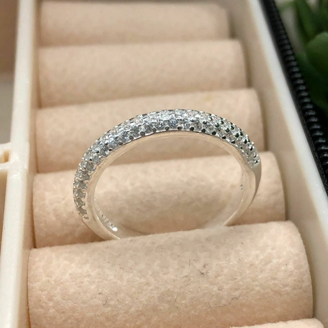 Anel de Prata 925 com Zircônias – Elegância que Encanta