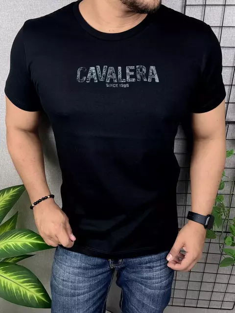 Camiseta Cavalera Preta - comprar online