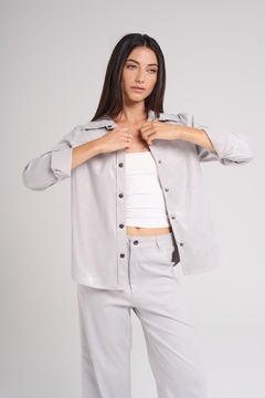 ART 2760 CAMISA DE GABARDINA ELASTICA CON PINCELADAS FOIL GRIS - rockandstories