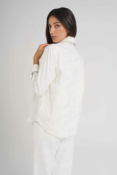 ART 2760 CAMISA DE GABARDINA ELASTICA CON PINCELADAS FOIL CRUDO - comprar online