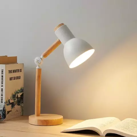Candeeiro de Mesa Nórdico de Madeira LED - Arte, Leitura e Proteção para os Olhos - comprar online