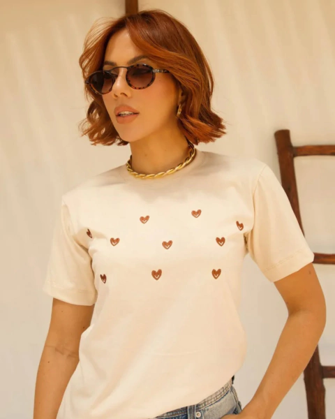TEE CUORE | Algodão Fio 30.1 Bordada