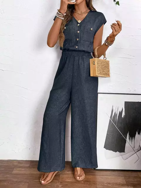 Macacão feminino, manga curta.