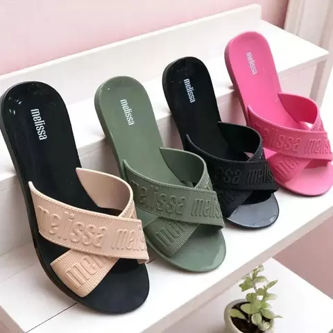 Sandália slide, chinelo slide, chinelo slide feminino, sandalia slide feminina, chinelo melissa.
