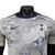 Camisa Tottenham Pré-jogo 25/26 - Jogador Nike Masculina - Branca com detalhes em cinza e azul - comprar online
