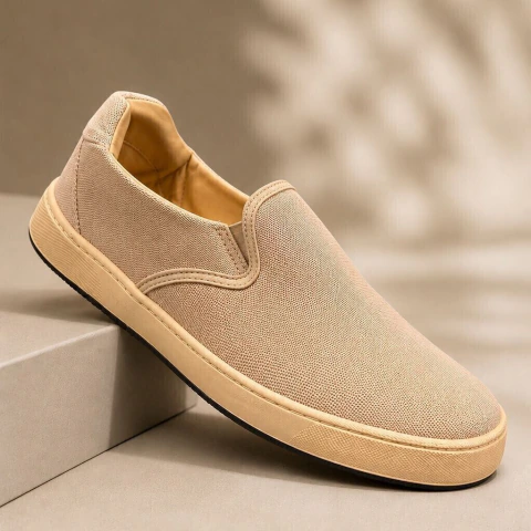 SLIP ON OSK. COR: BEGE