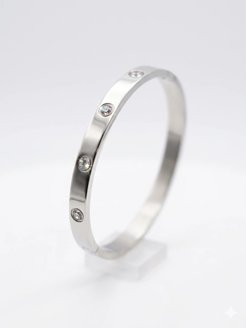 Pulseira rígida com pedras brilhantes