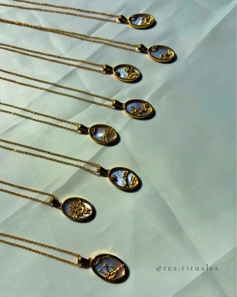 Collar Signo Zodiacal – Acero Dorado