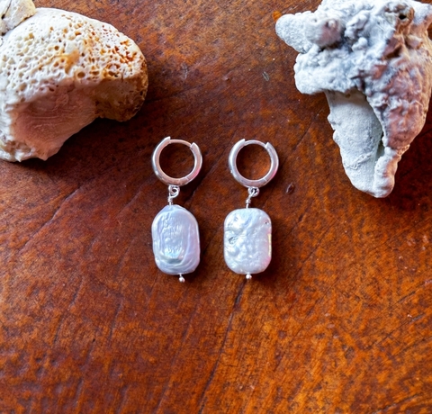 Argola click pérola biwa