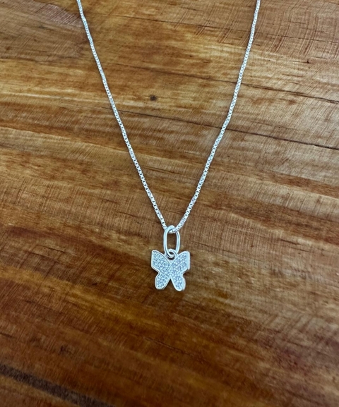 Colar borboleta
