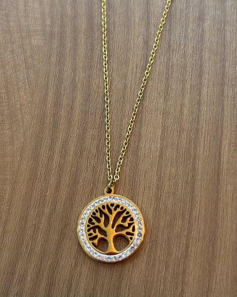 Colar Árvore da Vida cravejado, em aço dourado