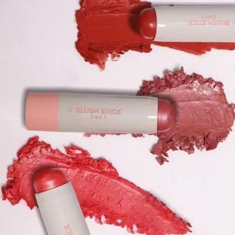 Blush Stick 3 em 1 - Miss Lary textura cremosa, confortável e efeito natural