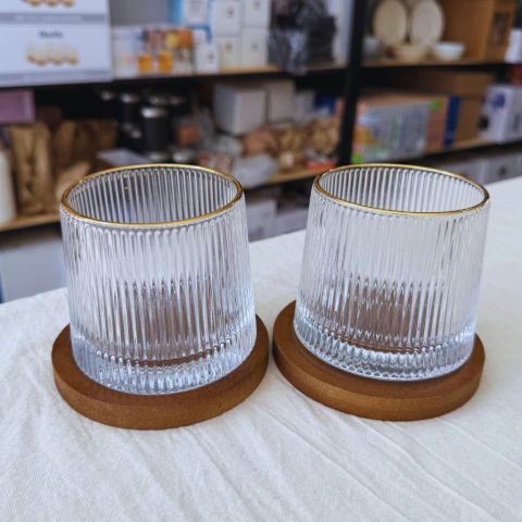 Vaso whisky con base de madera